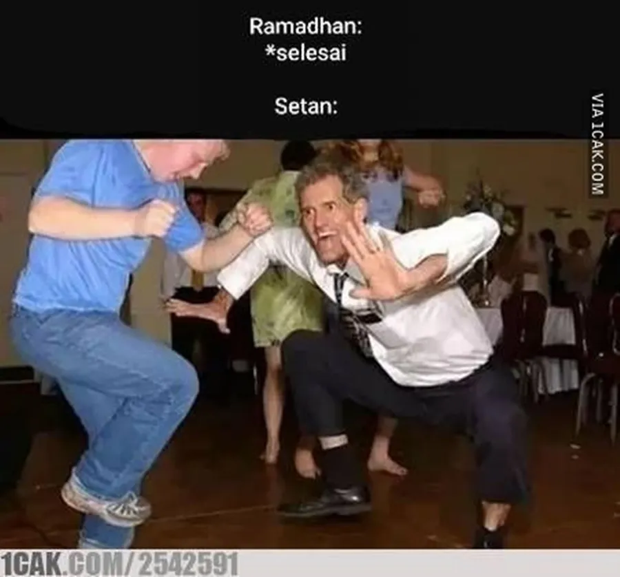 meme setan cuti kocak © 2021 berbagai sumber