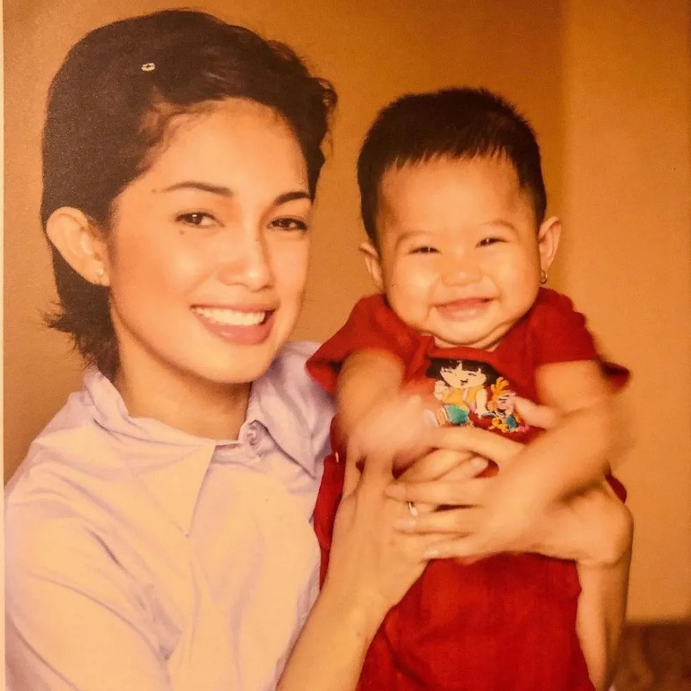 potret lawas ussy sebelum operasi tahi lalat © berbagai sumber potret lawas ussy sebelum operasi tahi lalat © berbagai sumber