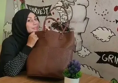 potret terbaru Mak Vera manajer Olga Syahputra © Instagram/@makverazanobia potret terbaru Mak Vera manajer Olga Syahputra © Instagram/@makverazanobia