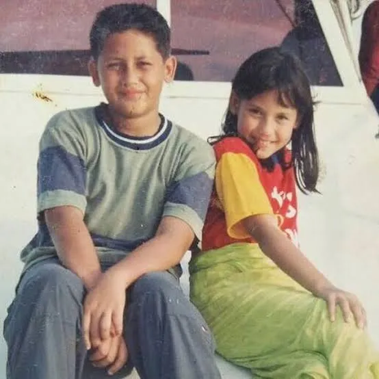 Potret lawas aktris dengan sudara laki-laki © 2021 brilio.net Potret lawas aktris dengan sudara laki-laki © 2021 brilio.net