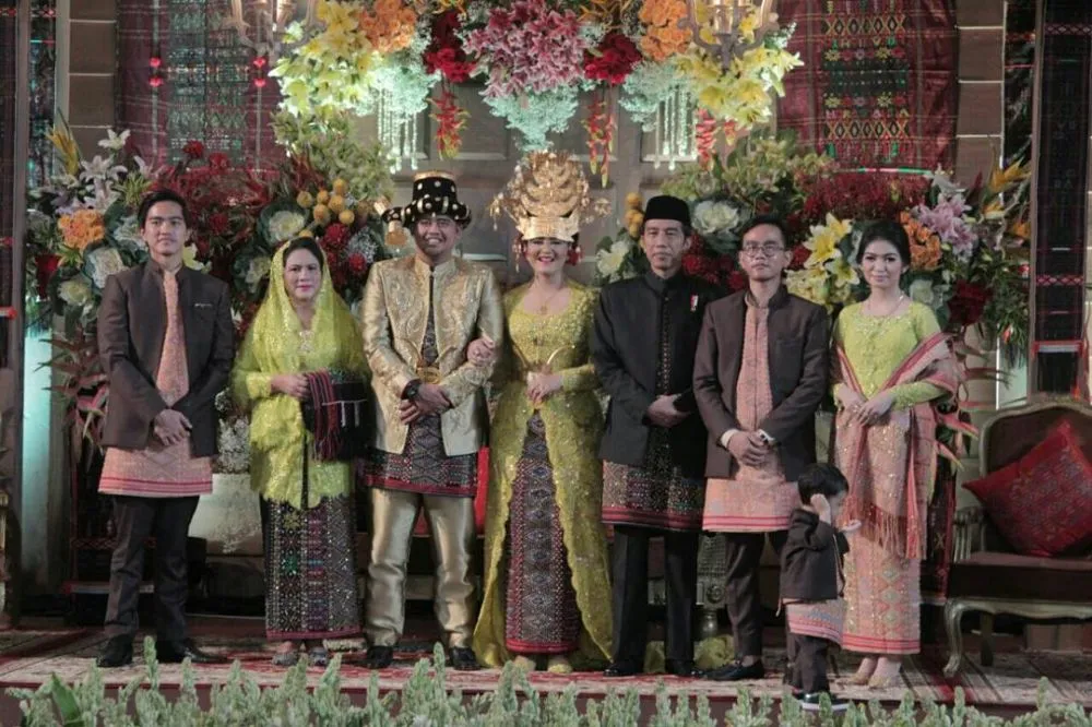 kekompakan Kahiyang dan Selvi © Instagram kekompakan Kahiyang dan Selvi © Instagram