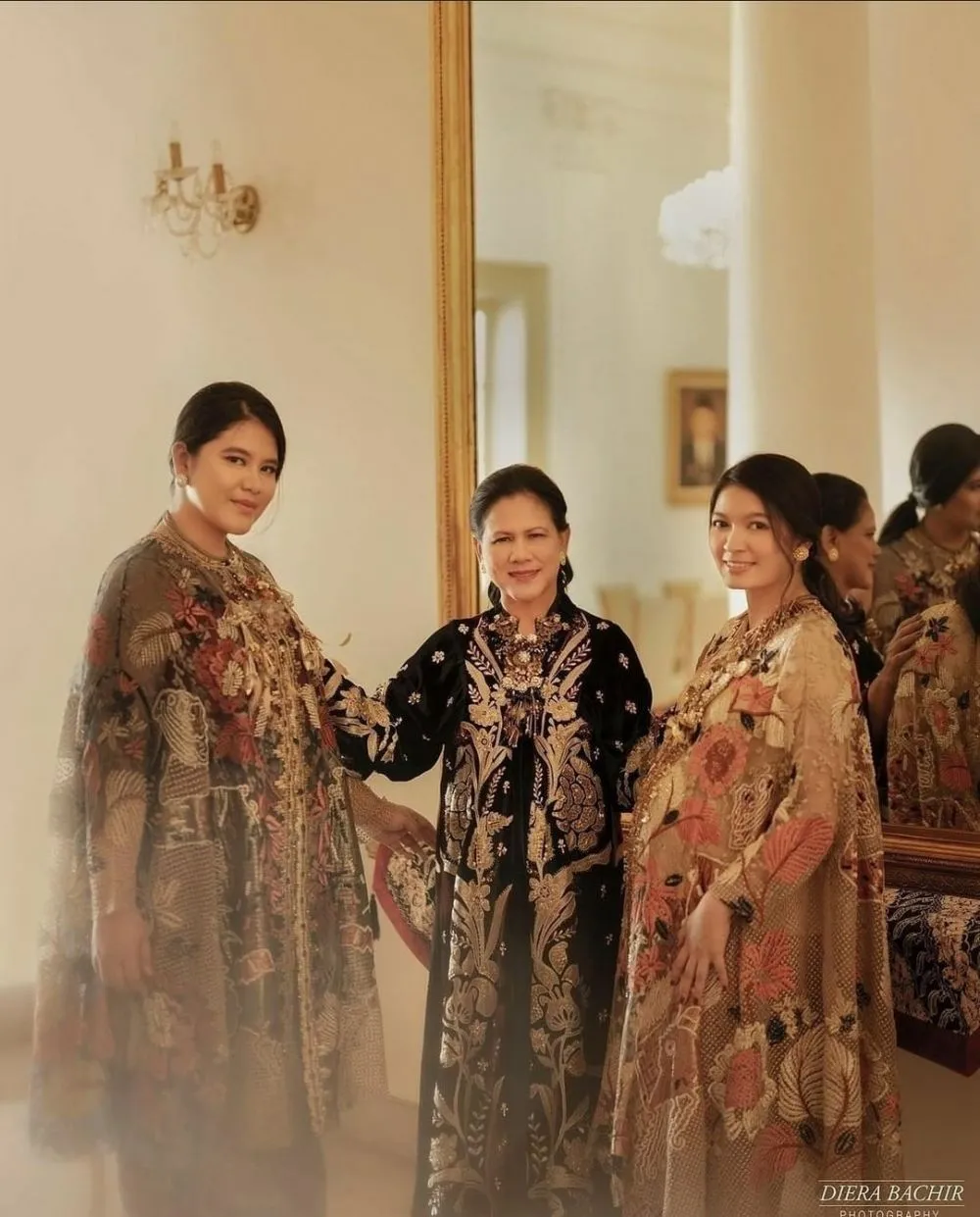 kekompakan Kahiyang dan Selvi © Instagram kekompakan Kahiyang dan Selvi © Instagram