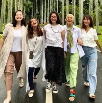 presenter bareng gengnya © berbagai sumber