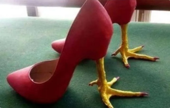 sepatu  model unik Berbagai sumber