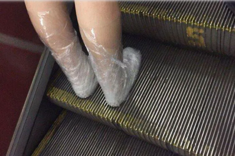 sepatu  model unik Berbagai sumber