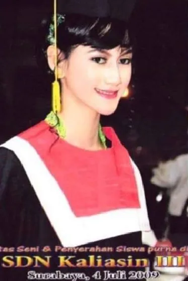 Puteri Indonesia zaman sekolah © Instagram Puteri Indonesia zaman sekolah © Instagram