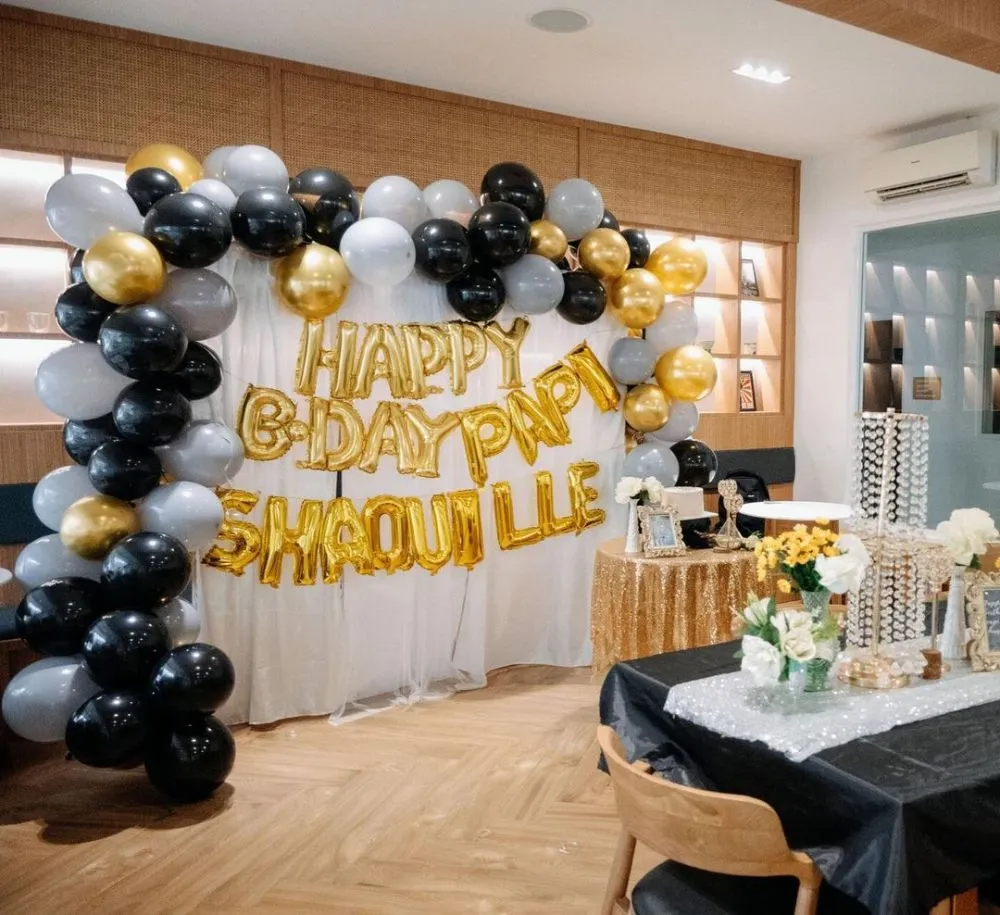 Momen ulang tahun Roger Danuarta © 2021 brilio.net Momen ulang tahun Roger Danuarta © 2021 brilio.net