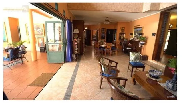 Potret rumah Ikang Fawzi © YouTube/Taulany Tv Potret rumah Ikang Fawzi © YouTube/Taulany Tv