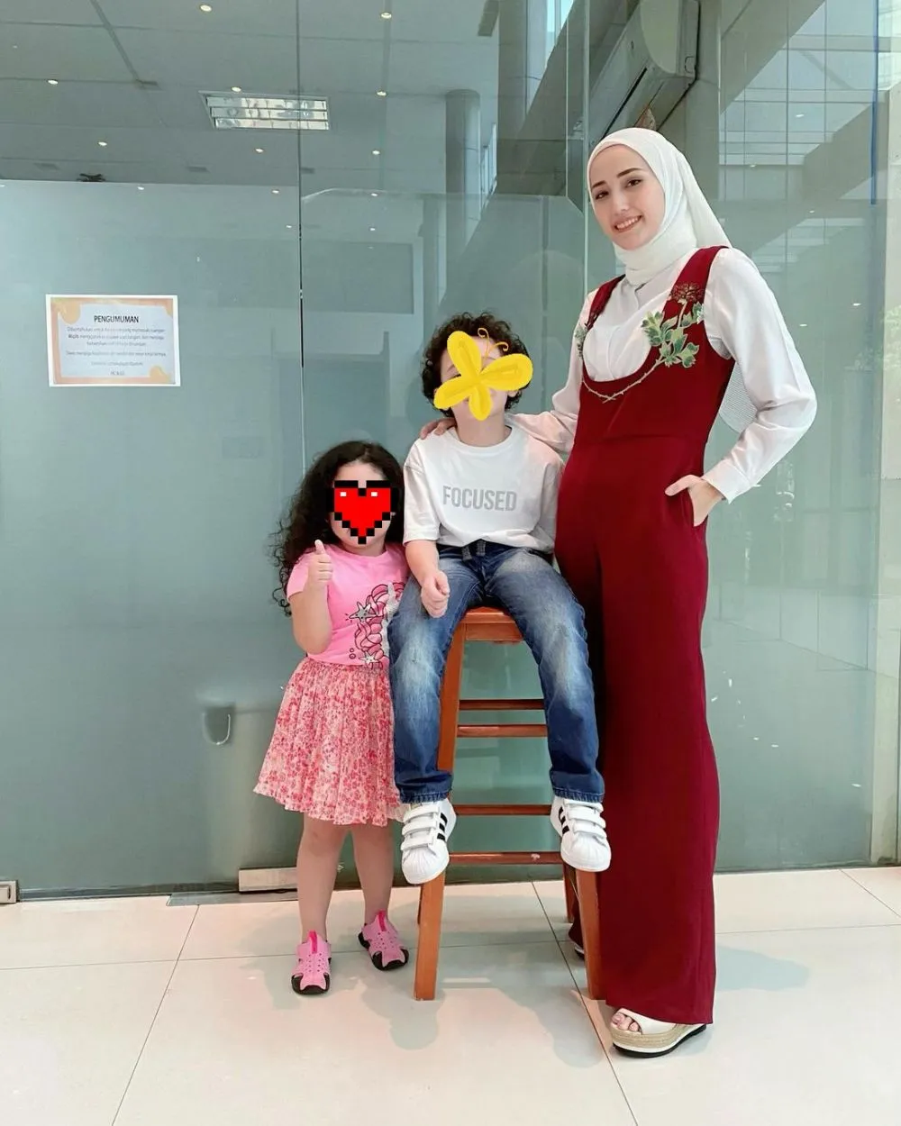 Potret istri vokalis band tanpa polesan makeup © 2021 brilio.net