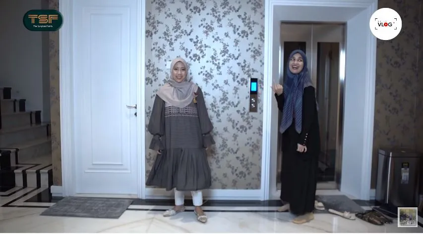 momen shireen dan zaskia sungkar make over art © YouTube momen shireen dan zaskia sungkar make over art © YouTube