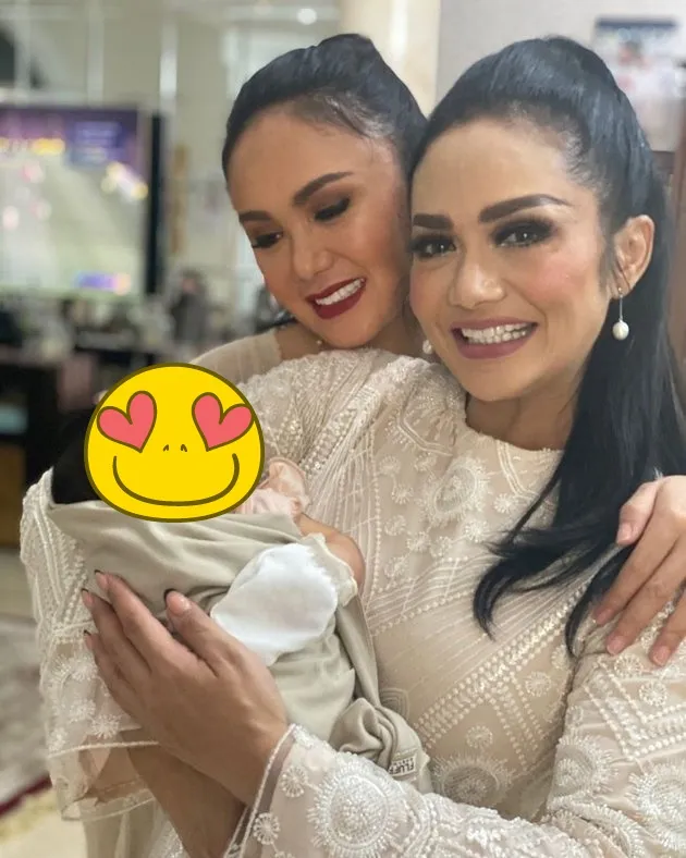 yuni shara momong ponakan Berbagai sumber yuni shara momong ponakan Berbagai sumber