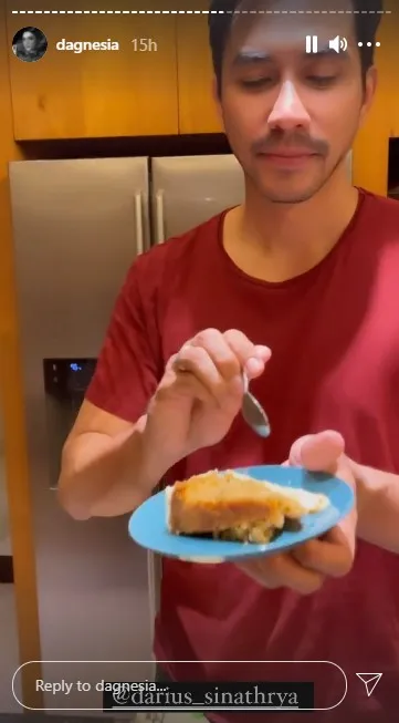 Momen ulang tahun Darius Sinathrya dari berbagai sumber