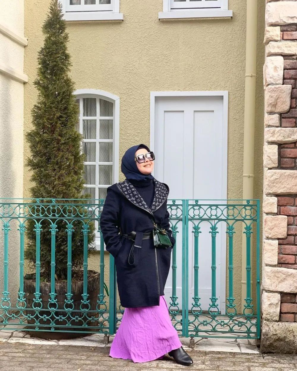 beda gaya Syahrini dan Aisyahrani Instagram © 2021 brilio.net beda gaya Syahrini dan Aisyahrani Instagram © 2021 brilio.net