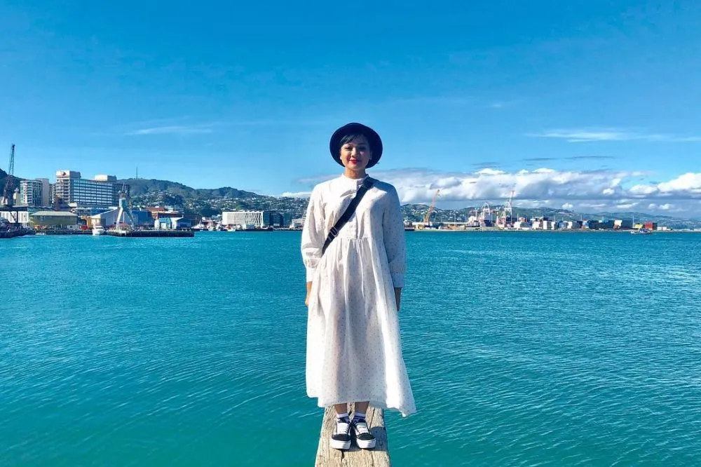 Potret Nirina Zubir dengan dress © 2021 brilio.net Potret Nirina Zubir dengan dress © 2021 brilio.net