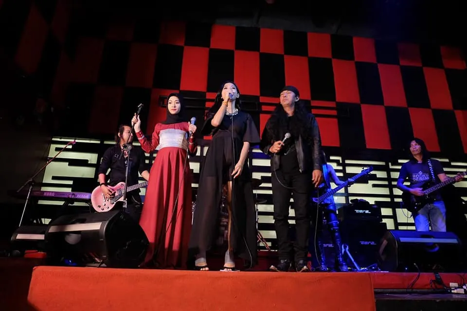 Rudy Chysara dan Poppy Bunga © 2021 brilio.net Rudy Chysara dan Poppy Bunga © 2021 brilio.net