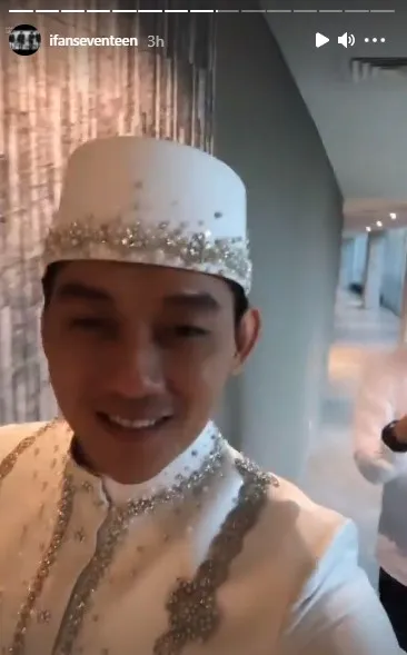 Momen pernikahan Ifan Seventeen dan Citra Monica dari berbagai sumber Momen pernikahan Ifan Seventeen dan Citra Monica dari berbagai sumber