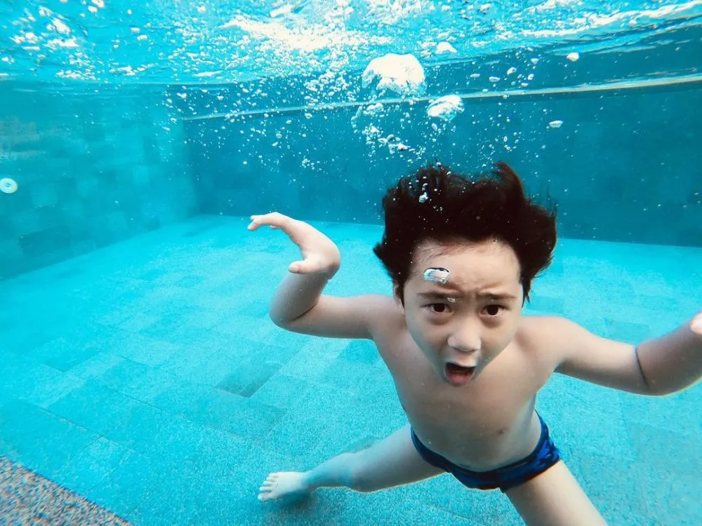 Rafathar foto sambil menyelam © 2021 brilio.net Rafathar foto sambil menyelam © 2021 brilio.net