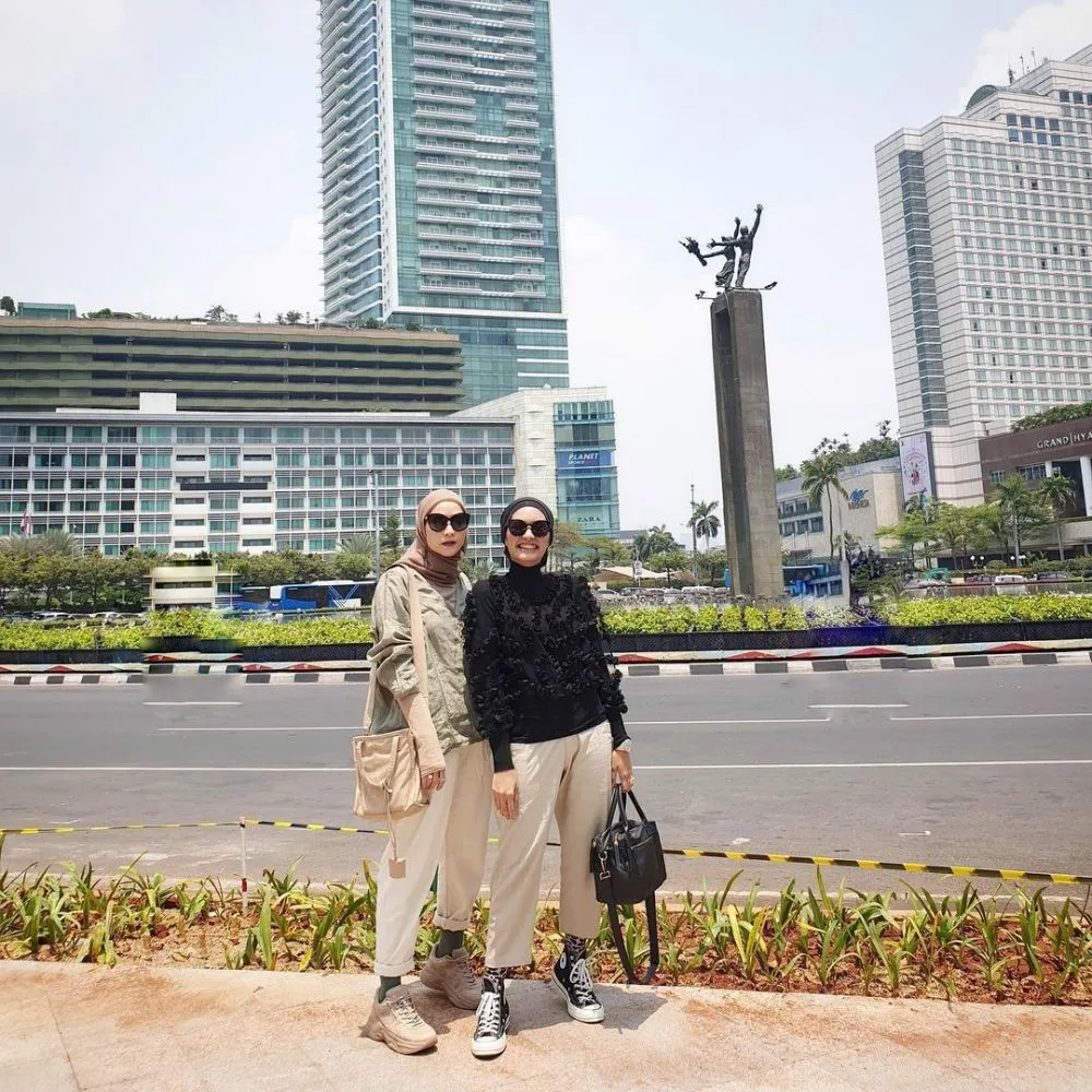 Potret kompak Zaskia Adya Mecca dan sang manajer Instagram/@zaskiadyamecca Potret kompak Zaskia Adya Mecca dan sang manajer Instagram/@zaskiadyamecca