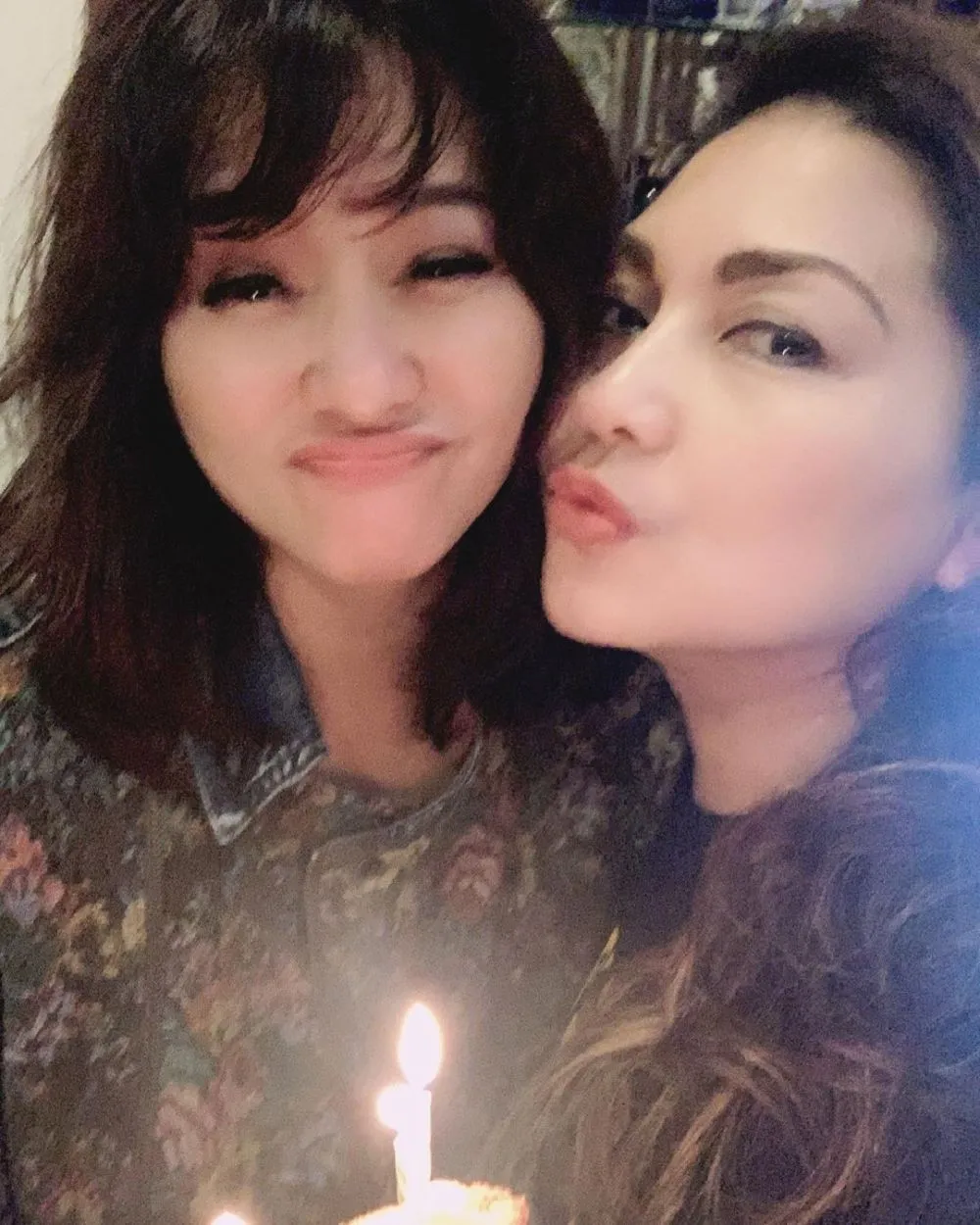 potret kebersamaan Moudy Wilhelmina & Nia Daniaty dari berbagai sumber