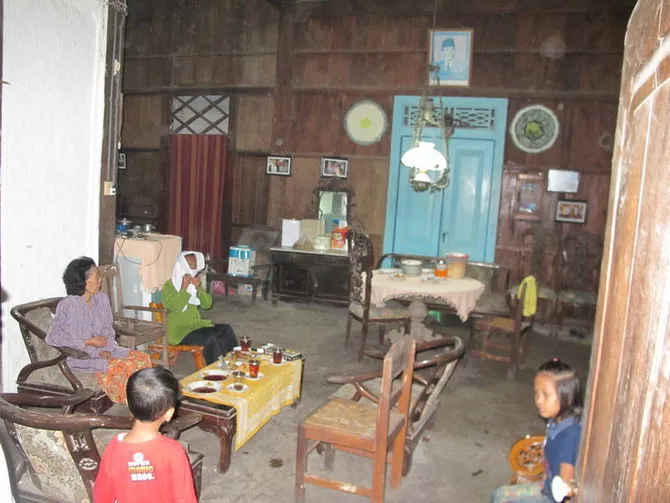 potret langka bung karno dengan sang ibu Berbagai sumber potret langka bung karno dengan sang ibu Berbagai sumber