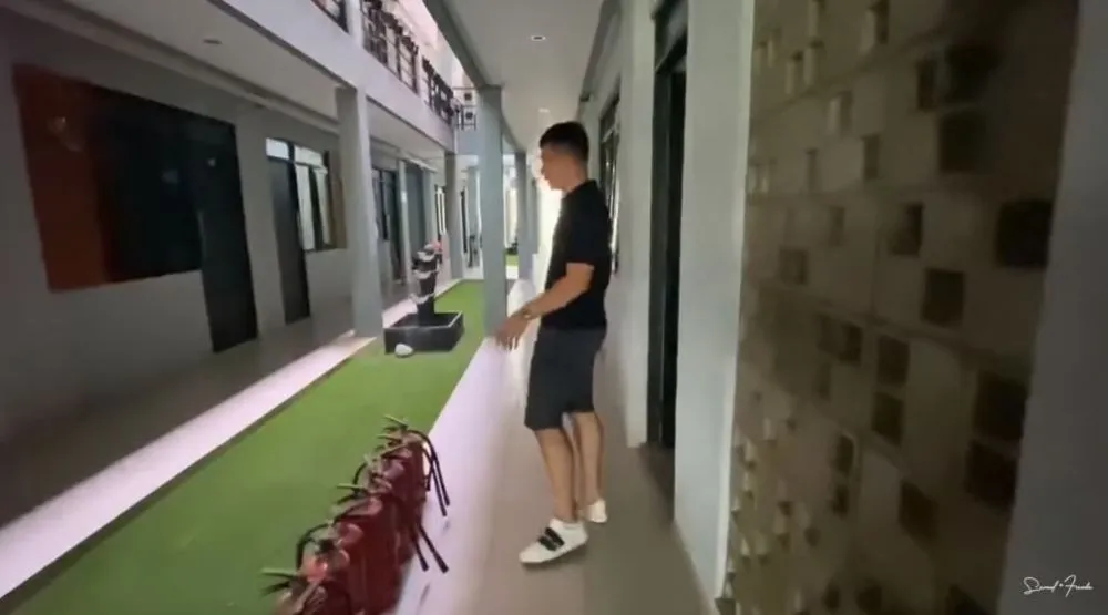 kos milik Samuel Zylgwyn © YouTube