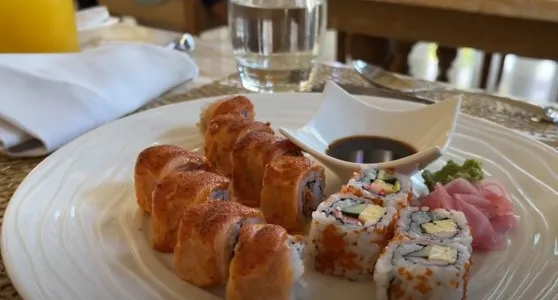 Momen Rieta Amilia kulineran di Bali © YouTube/Mama Rieta Momen Rieta Amilia kulineran di Bali © YouTube/Mama Rieta