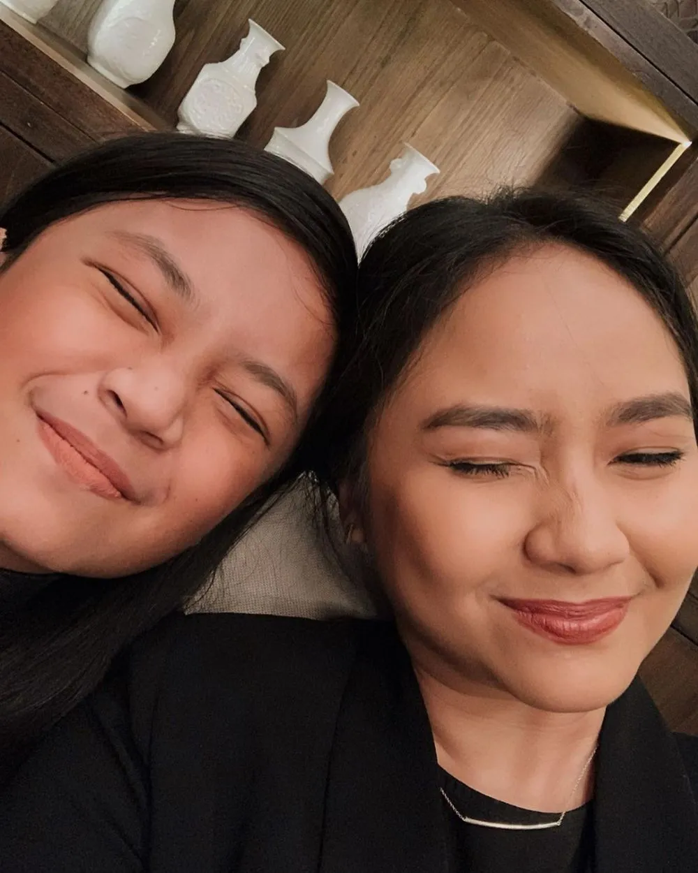 penyanyi cantik dan adik perempuan © Instagram penyanyi cantik dan adik perempuan © Instagram