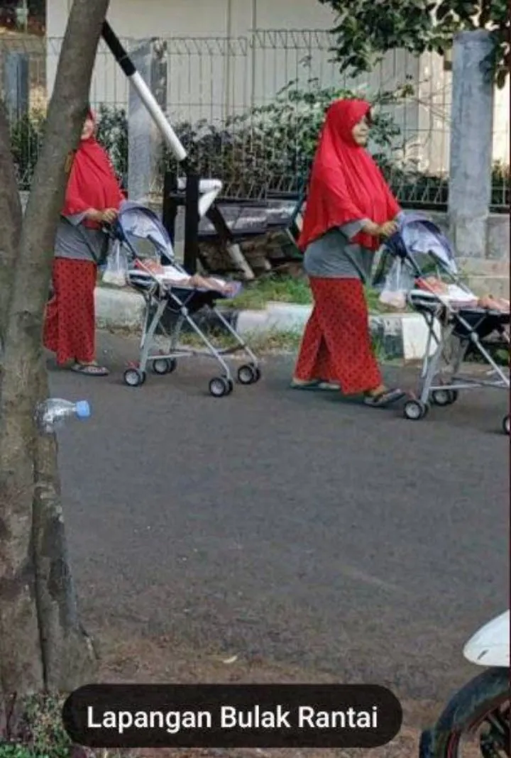 pejalan kaki terekam Street View © Twitter pejalan kaki terekam Street View © Twitter