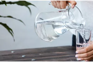 Perbedaan air mineral dan air putih, mana lebih baik?