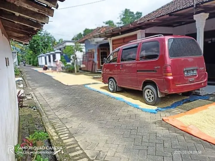 potret lika-liku parkir di tempat sempit © 2021 1cak.com potret lika-liku parkir di tempat sempit © 2021 1cak.com