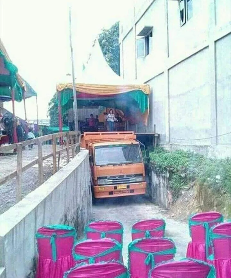 dekorasi resepsi pernikahan kocak © 2021 berbagai sumber dekorasi resepsi pernikahan kocak © 2021 berbagai sumber