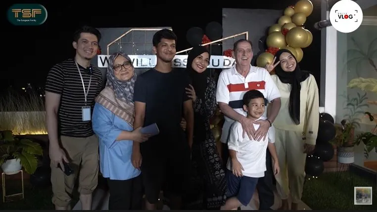 Zaskia Sungkar dan orang tua sambung © 2021 brilio.net Zaskia Sungkar dan orang tua sambung © 2021 brilio.net