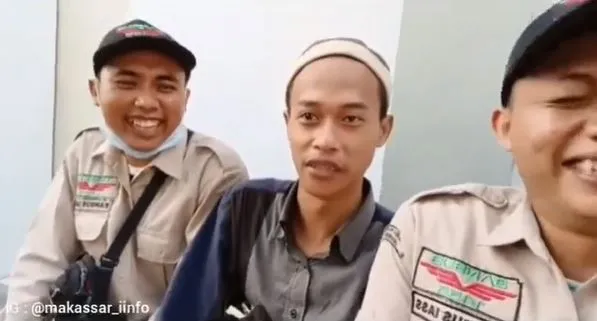 viral pemuda suara presiden jokowi Berbagai sumber