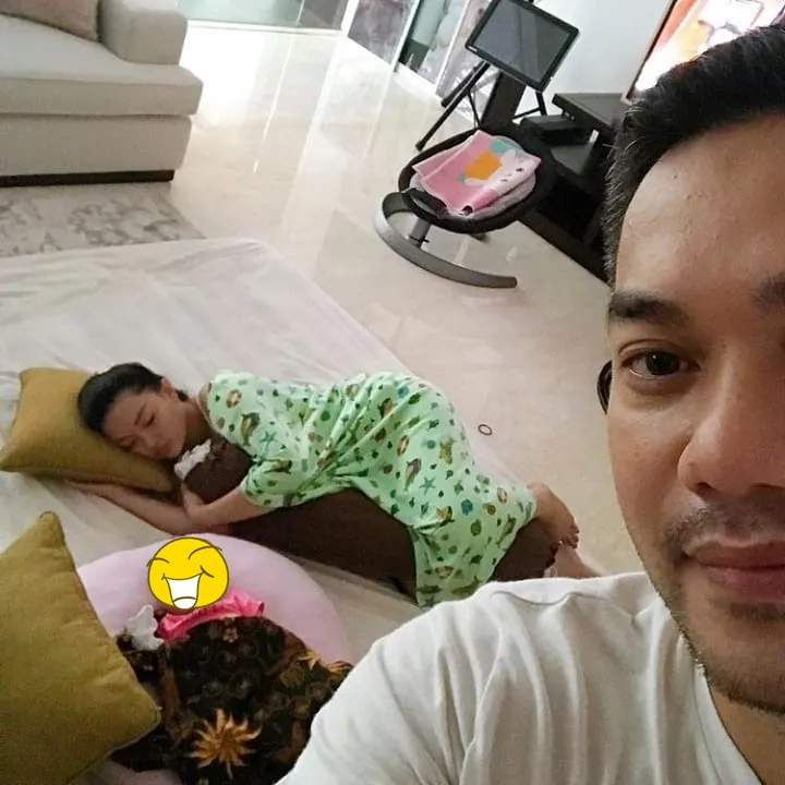 Zaskia Gotik pakai daster © 2021 brilio.net Zaskia Gotik pakai daster © 2021 brilio.net