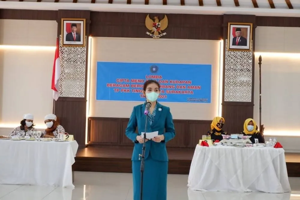 gaya seleb berseragam pkk © instagram gaya seleb berseragam pkk © instagram