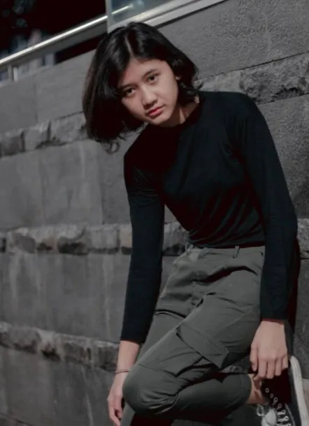 perempuan ini juga disebut mirip Nike Ardilla © berbagai sumber perempuan ini juga disebut mirip Nike Ardilla © berbagai sumber