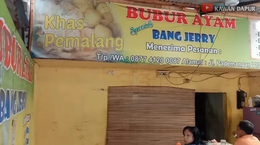 mantan preman jadi penjual bubur © 2021 YouTube