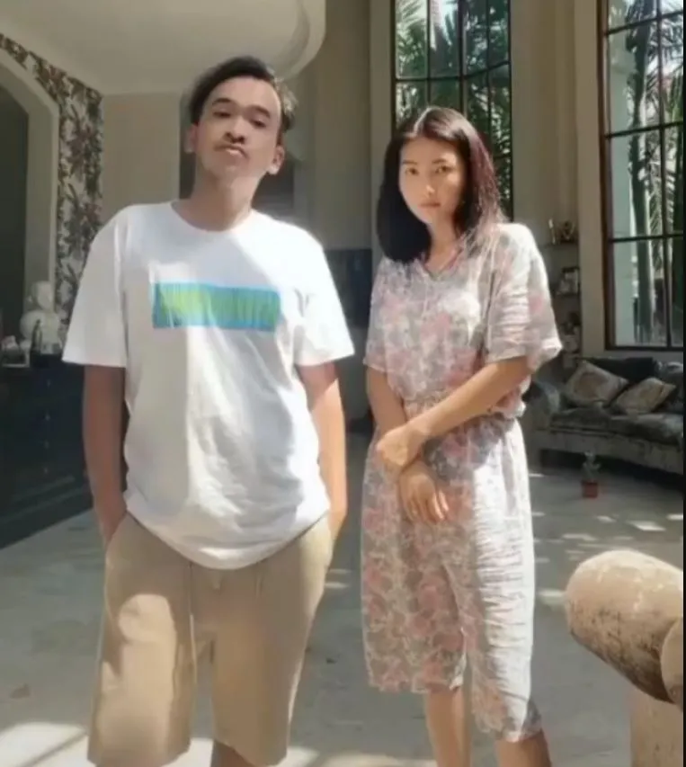 Sarwendah potong rambut jadi pendek © Instagram Sarwendah potong rambut jadi pendek © Instagram