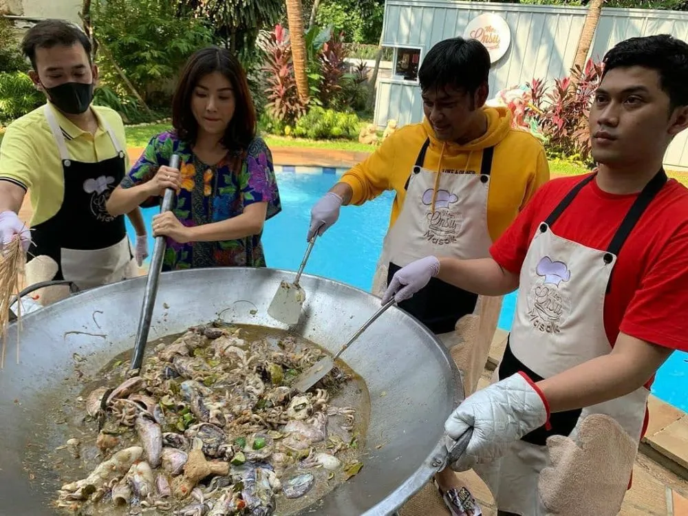 Sarwendah potong rambut jadi pendek © Instagram Sarwendah potong rambut jadi pendek © Instagram