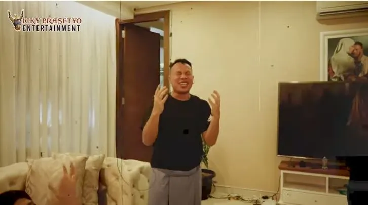 momen kalina dan vicky umumkan kehamilan © YouTube momen kalina dan vicky umumkan kehamilan © YouTube