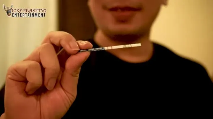 momen kalina dan vicky umumkan kehamilan © YouTube momen kalina dan vicky umumkan kehamilan © YouTube