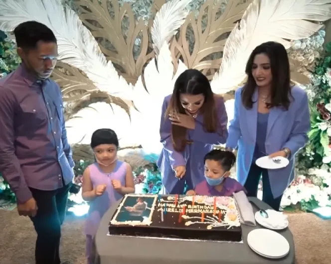 kue ultah Aurel © 2021 brilio.net kue ultah Aurel © 2021 brilio.net