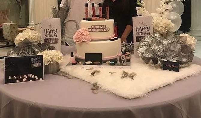 kue ultah Aurel © 2021 brilio.net kue ultah Aurel © 2021 brilio.net