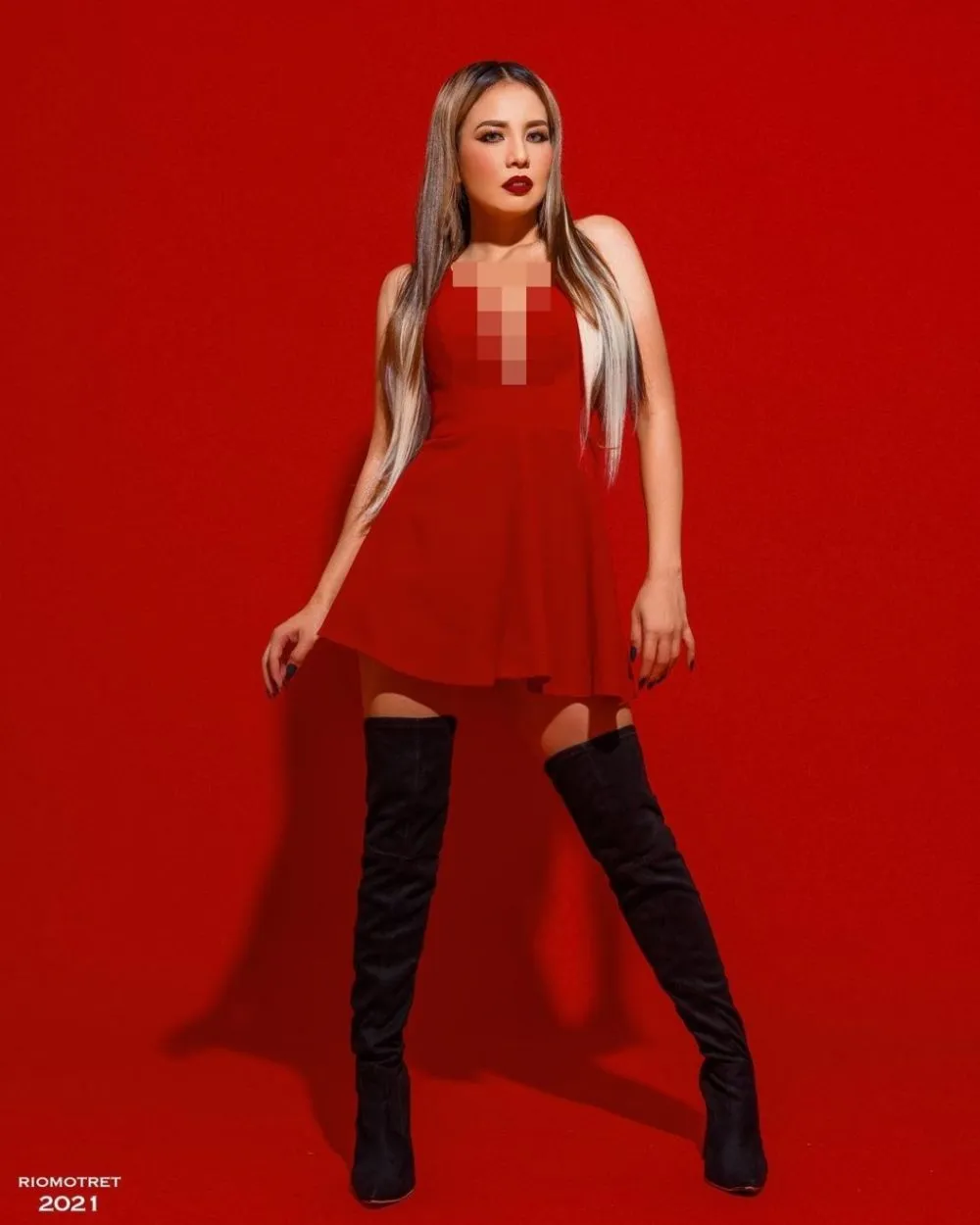 Tya Ariestya bermakeup tebal © 2021 brilio.net Tya Ariestya bermakeup tebal © 2021 brilio.net