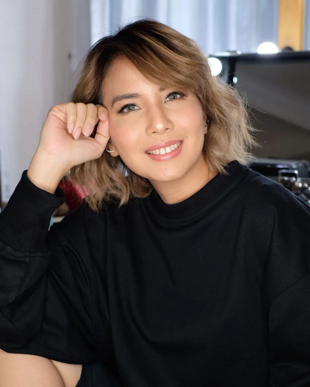 Tya Ariestya bermakeup tebal © 2021 brilio.net Tya Ariestya bermakeup tebal © 2021 brilio.net