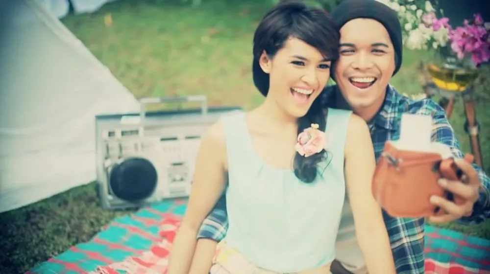 pasangan seleb bintangi video klip © YouTube pasangan seleb bintangi video klip © YouTube