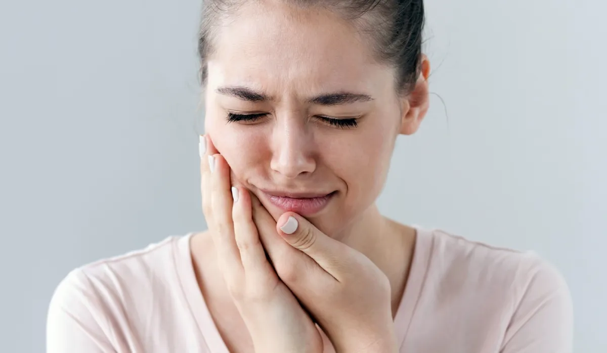 6 Tips mengatasi gusi bengkak, menjaga kesehatan mulut penting lho