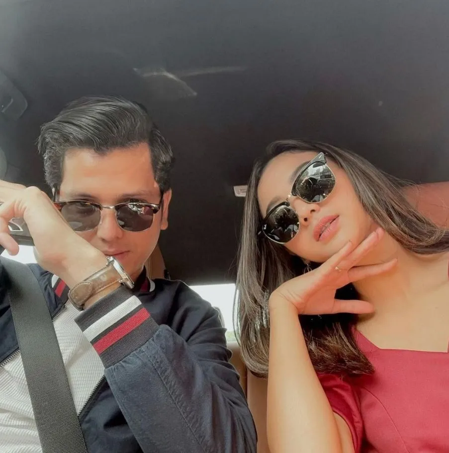 kedekatan Glenca Chysara dan Rendi Jhon © 2021 brilio.net kedekatan Glenca Chysara dan Rendi Jhon © 2021 brilio.net