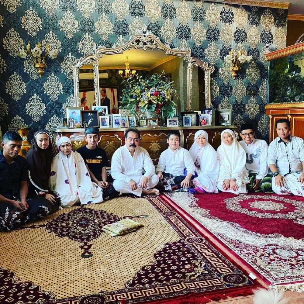 seleb sholat Idul Adha di rumah © 2021 brilio.net seleb sholat Idul Adha di rumah © 2021 brilio.net