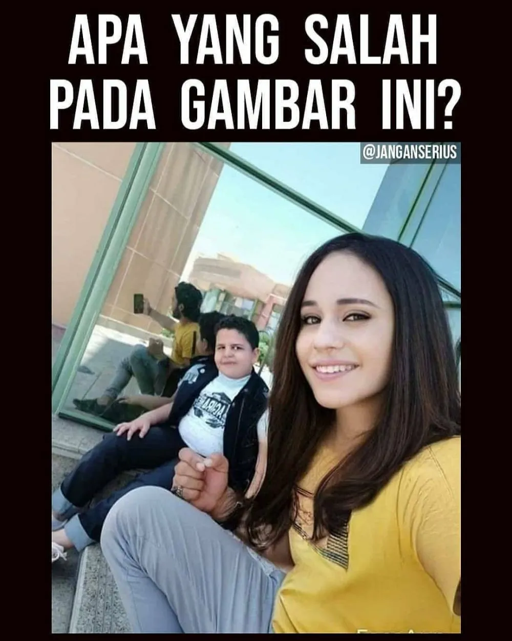 pose orang selfie © 2021 berbagai sumber pose orang selfie © 2021 berbagai sumber